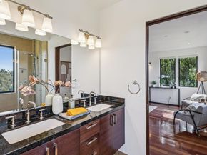 46 Carisbrook Ln, Oakland CA 94611