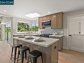 16 Sunnyside Ct, Orinda CA 94563
