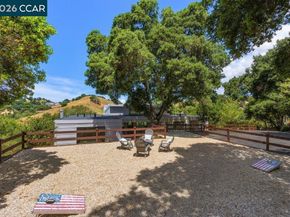 16 Sunnyside Ct, Orinda CA 94563
