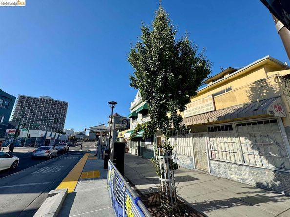 220 International BLVD, Oakland CA 94606