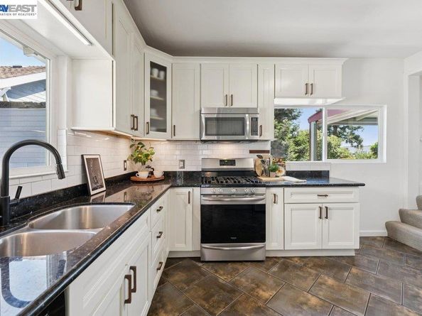 364 Lester Ave, Oakland CA 94606