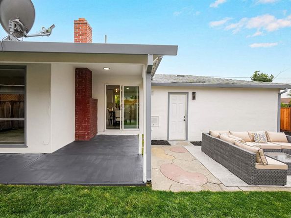 7 Newhall St, Hayward CA 94544