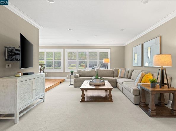 2871 Bowling Green Dr, Walnut Creek CA 94598