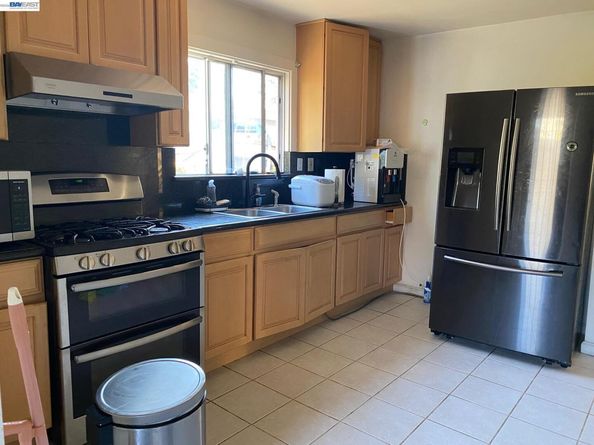3264 Kansas, Oakland CA 94602
