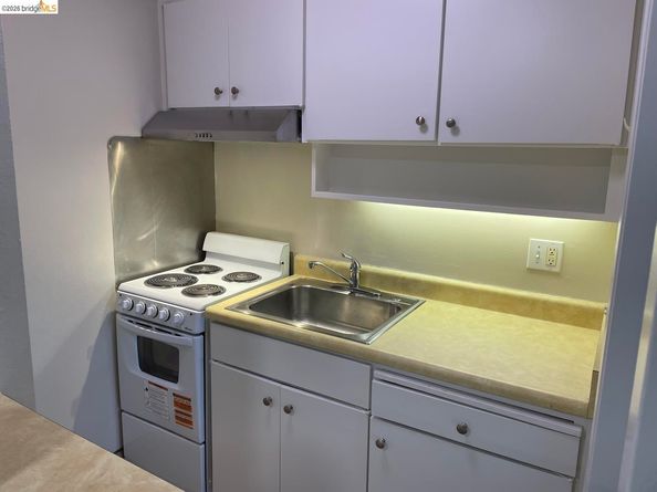 Undisclosed Address #41143620, Emeryville CA 94608