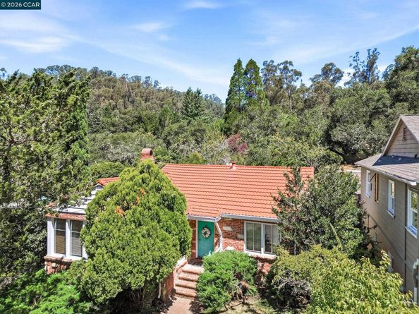 1700 Woodhaven Way, Oakland CA 94611