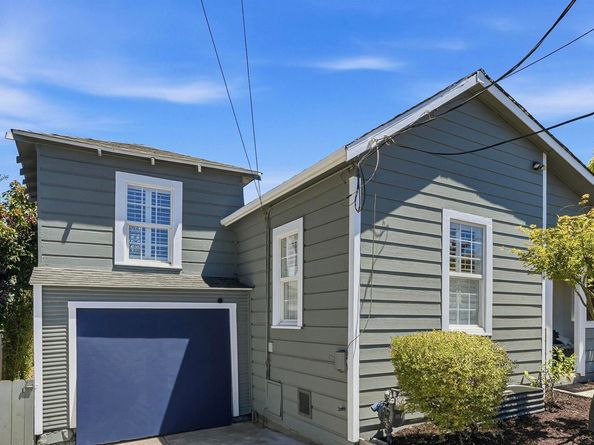 3214 Stuart St, Oakland CA 94602
