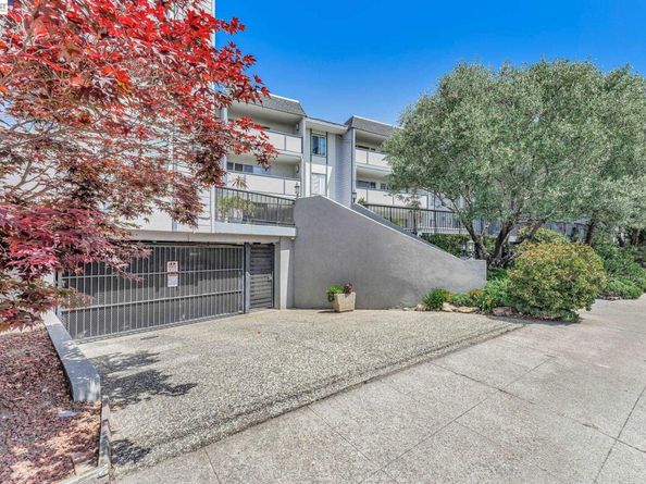 567 Oakland ave 104, Oakland CA 94606
