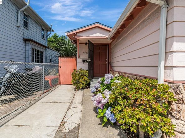 2538 E 16Th St, Oakland CA 94601