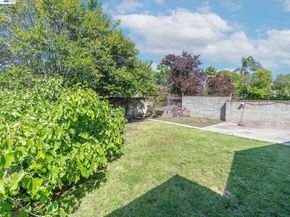 21835 Redwood Rd, Castro Valley CA 94546