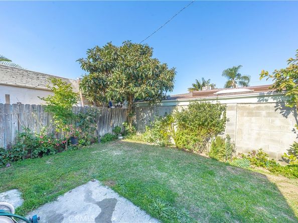 327 Nectarine Street, Inglewood CA 90301