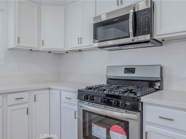 327 Nectarine Street, Inglewood CA 90301