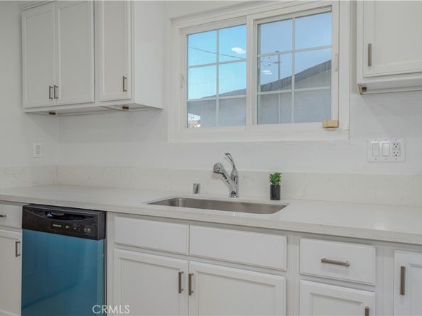 327 Nectarine Street, Inglewood CA 90301