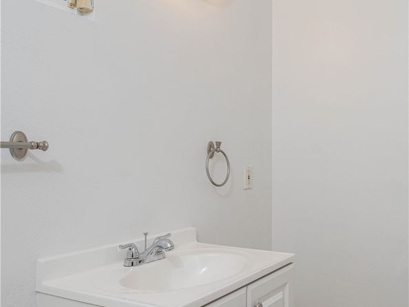 327 Nectarine Street, Inglewood CA 90301