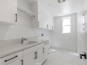 165 Apron, Irvine CA 92618
