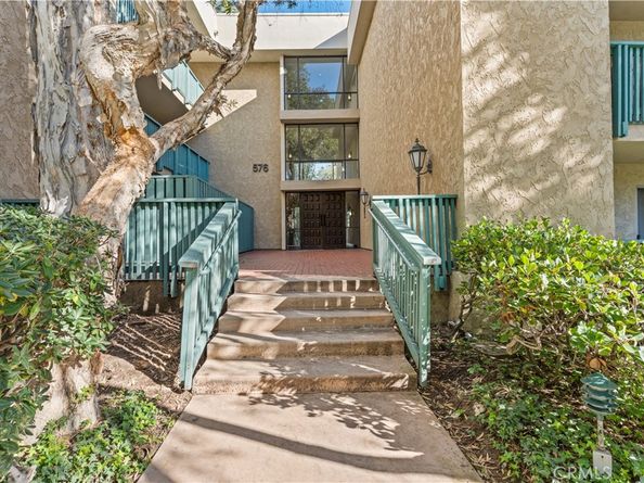 576 N Bellflower 233, Long Beach CA 90814