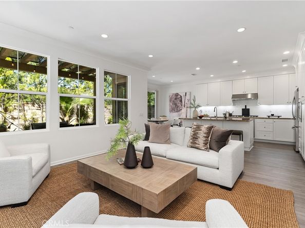 275 Rodeo 8, Irvine CA 92602