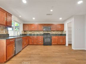 8043 Jamestown, Fontana CA 92336