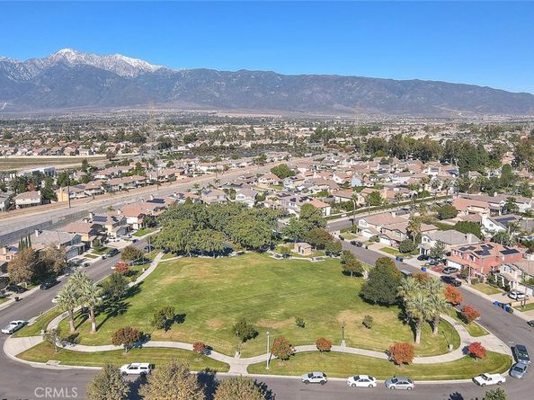 8043 Jamestown, Fontana CA 92336