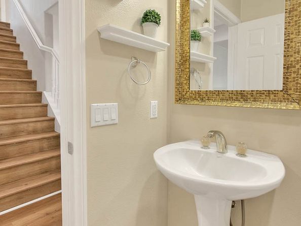 8043 Jamestown, Fontana CA 92336