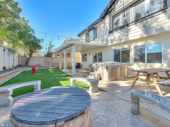 8043 Jamestown, Fontana CA 92336