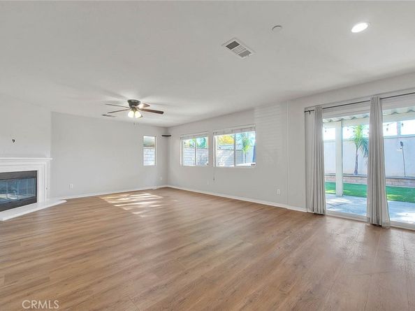 8043 Jamestown, Fontana CA 92336