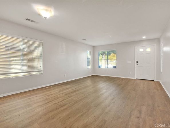 8043 Jamestown, Fontana CA 92336