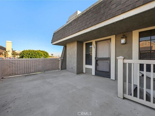 16125 Warmington Lane 12, Huntington Beach CA 92649