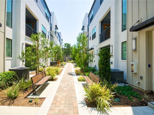 944 N Divino Privado 59, Ontario CA 91764