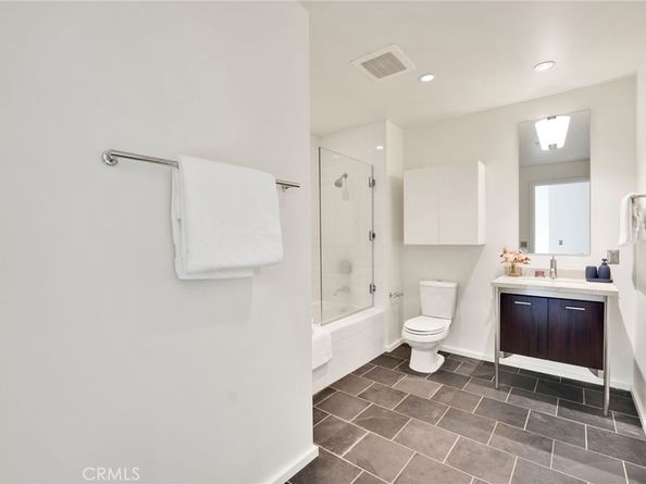 1155 S Grand Avenue 1017, Los Angeles CA 90015