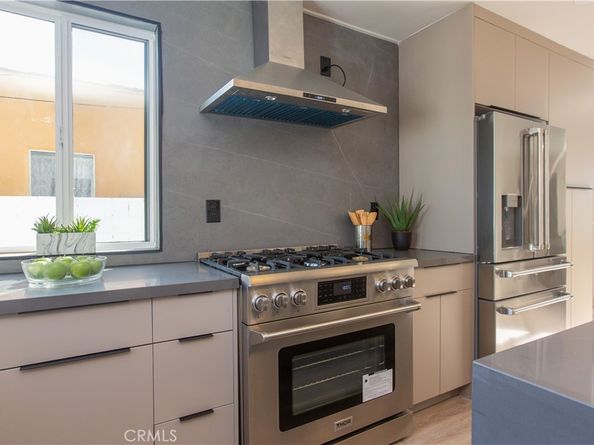 2702 Reynier Avenue, Los Angeles CA 90034