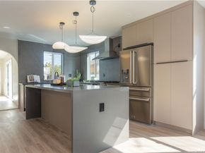 2702 Reynier Avenue, Los Angeles CA 90034