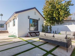 2702 Reynier Avenue, Los Angeles CA 90034