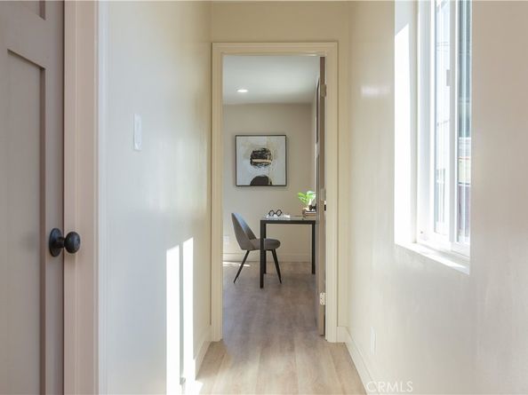 2702 Reynier Avenue, Los Angeles CA 90034