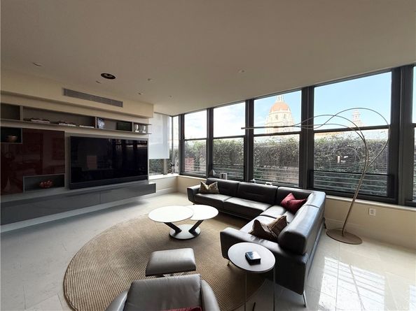 345 E Colorado Boulevard 303, Pasadena CA 91101