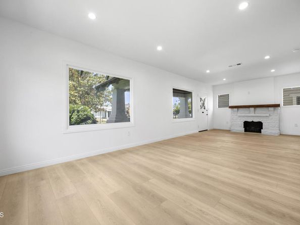 3609 4th Avenue, Los Angeles CA 90018