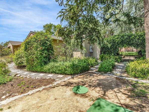 1313 E Palm Street, Altadena CA 91001
