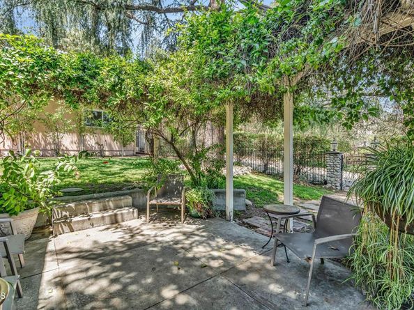 1313 E Palm Street, Altadena CA 91001