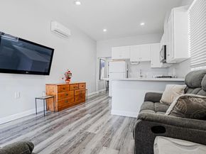 1849 Cylde Avenue, Los Angeles CA 90019