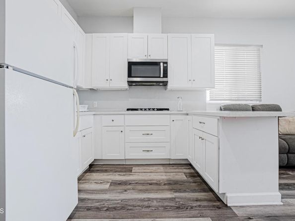 1849 Cylde Avenue, Los Angeles CA 90019