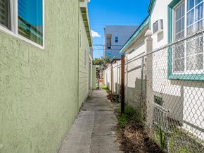 1849 Cylde Avenue, Los Angeles CA 90019