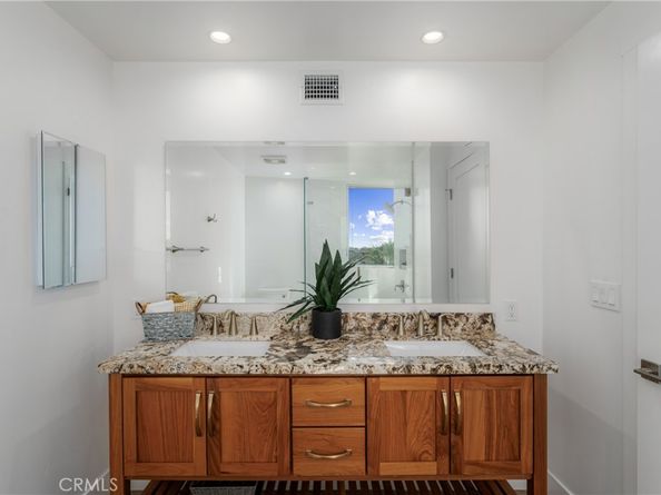 2648 State Street Unit E, Carlsbad CA 92008