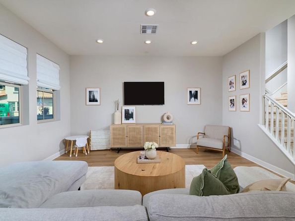 1065 Delpy View, Vista CA 92084
