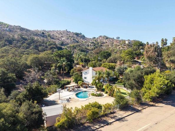 1530 Windsong Lane, Escondido CA 92026