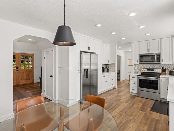 1530 Windsong Lane, Escondido CA 92026