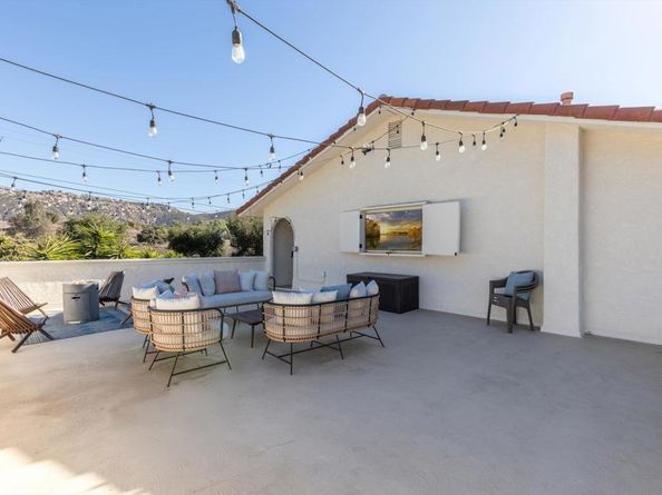 1530 Windsong Lane, Escondido CA 92026