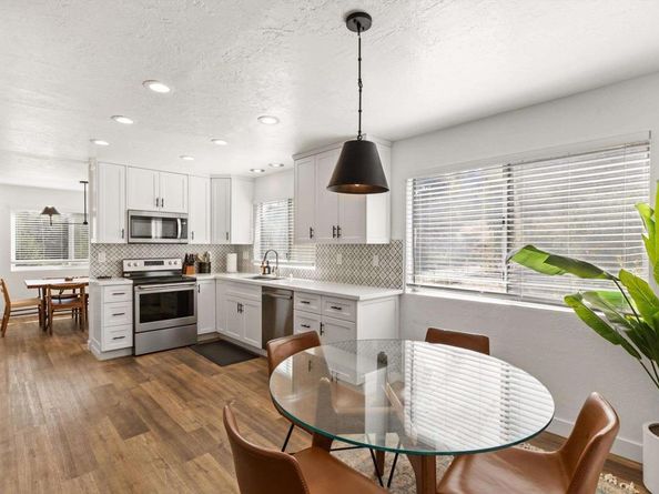 1530 Windsong Lane, Escondido CA 92026