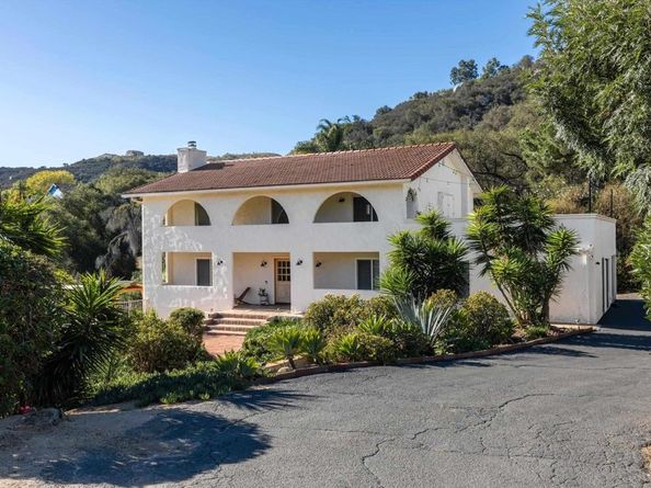 1530 Windsong Lane, Escondido CA 92026