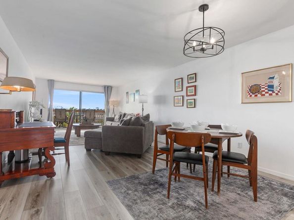 2475 Jefferson 103, Carlsbad CA 92008