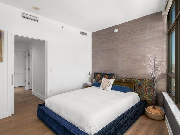 700 W E Street 1904, San Diego CA 92101